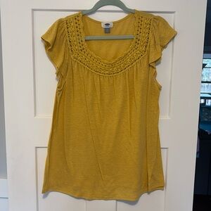 Old navy crochet detail top